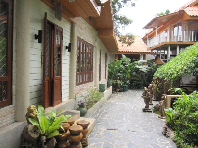 Baan Surin Hotel Thalang Exterior photo